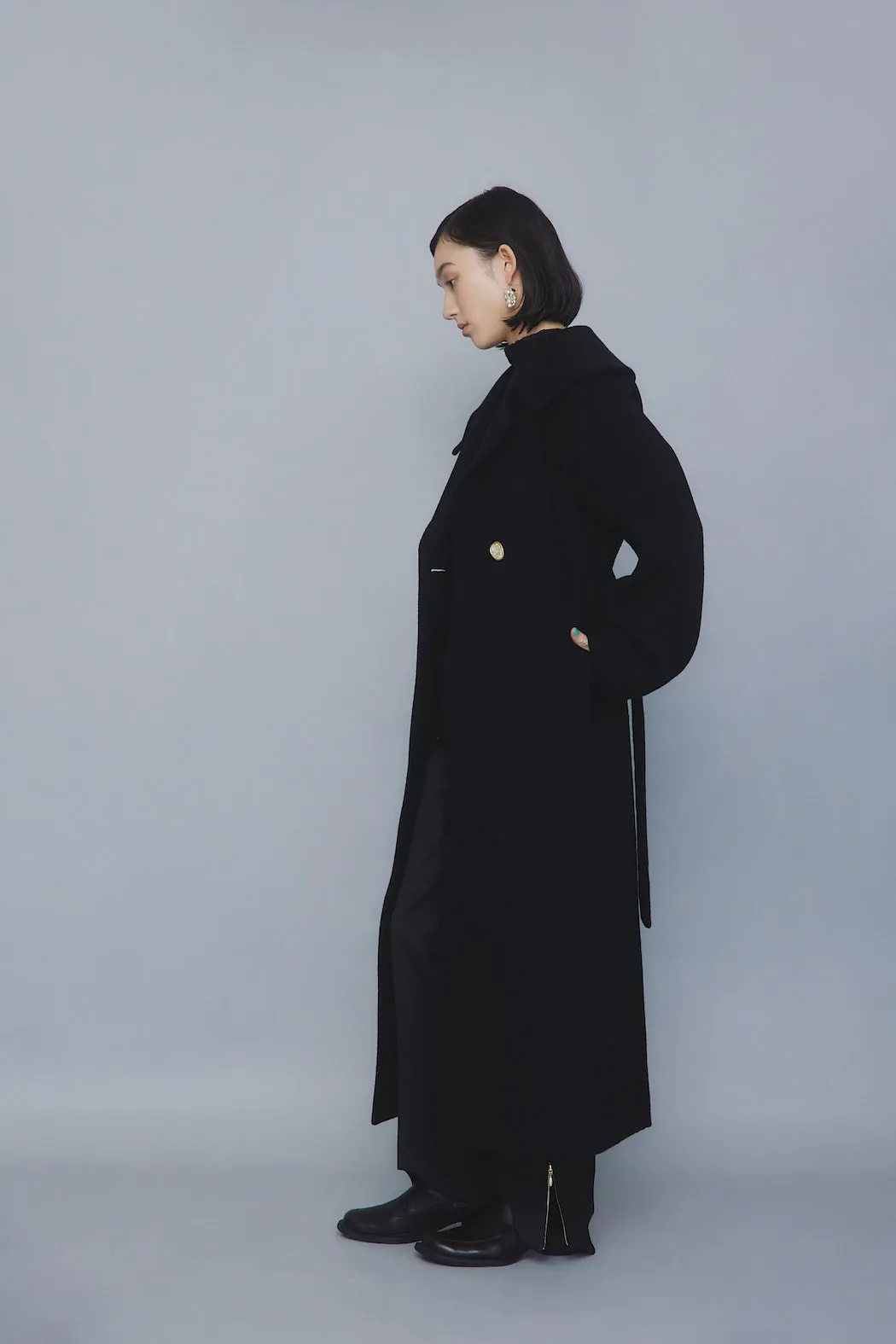 Curvy wool coat (Black)